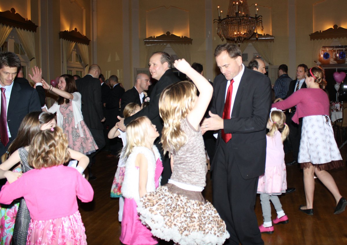 LafayetteClubMN's tweet photo. Enjoy quality time with your family at our house! New @LafayetteClubMN Family Formal on Saturday, February 1st features dinner then dancing to live music by @powertaprocks. Time is running out! Sign up today at the front desk or call us at 952-471-8493. https://t.co/ZXij23Z8o4