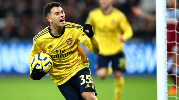 DailyMartinelli's tweet photo. O Arsenal planeja triplicar os salários de Gabriel Martinelli até o final da temporada, já que o clube procura afastar o interesse do Real Madrid, avaliando o jogador brasileiro em 50 milhões de libras. 

Fonte: Mail. https://t.co/x6vMqKkjNV
