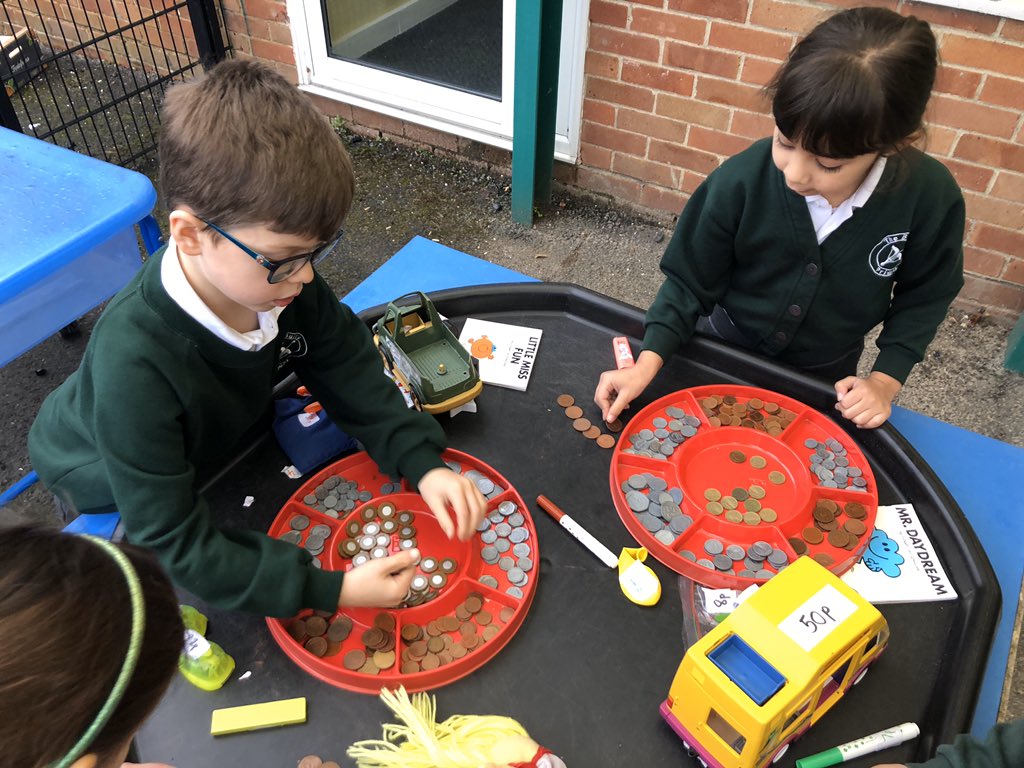 PrimaryButts's tweet photo. Otters busy in our toy shop today. #otterclass #mathsinaction https://t.co/jKxarKLoKz