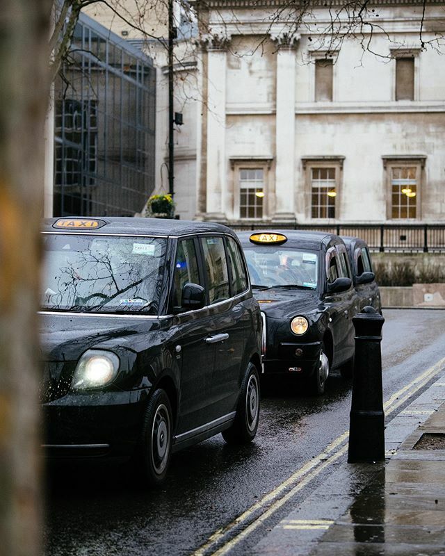 AaronDolan's tweet photo. The taxis were one of my favorite parts of London, never did ride in one though •
•
•
•
•
#sonyalpha #archilovers #sonyimages #architecturelovers #building #outdoors #travelling #architectureporn #traveler #architecturephotography #buildings #son… https://t.co/VgbQpn92rx https://t.co/gfCnlfjNeU