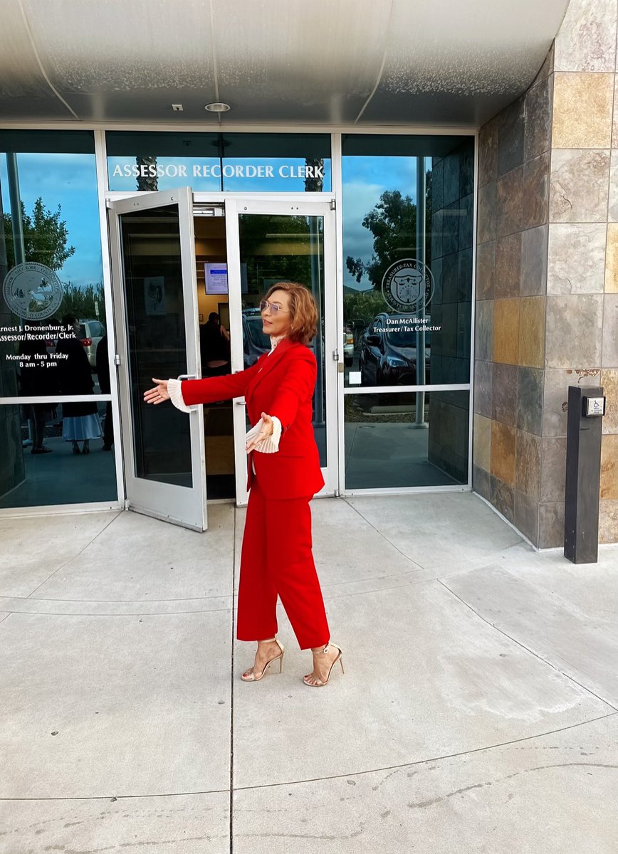 ces.style tweet media