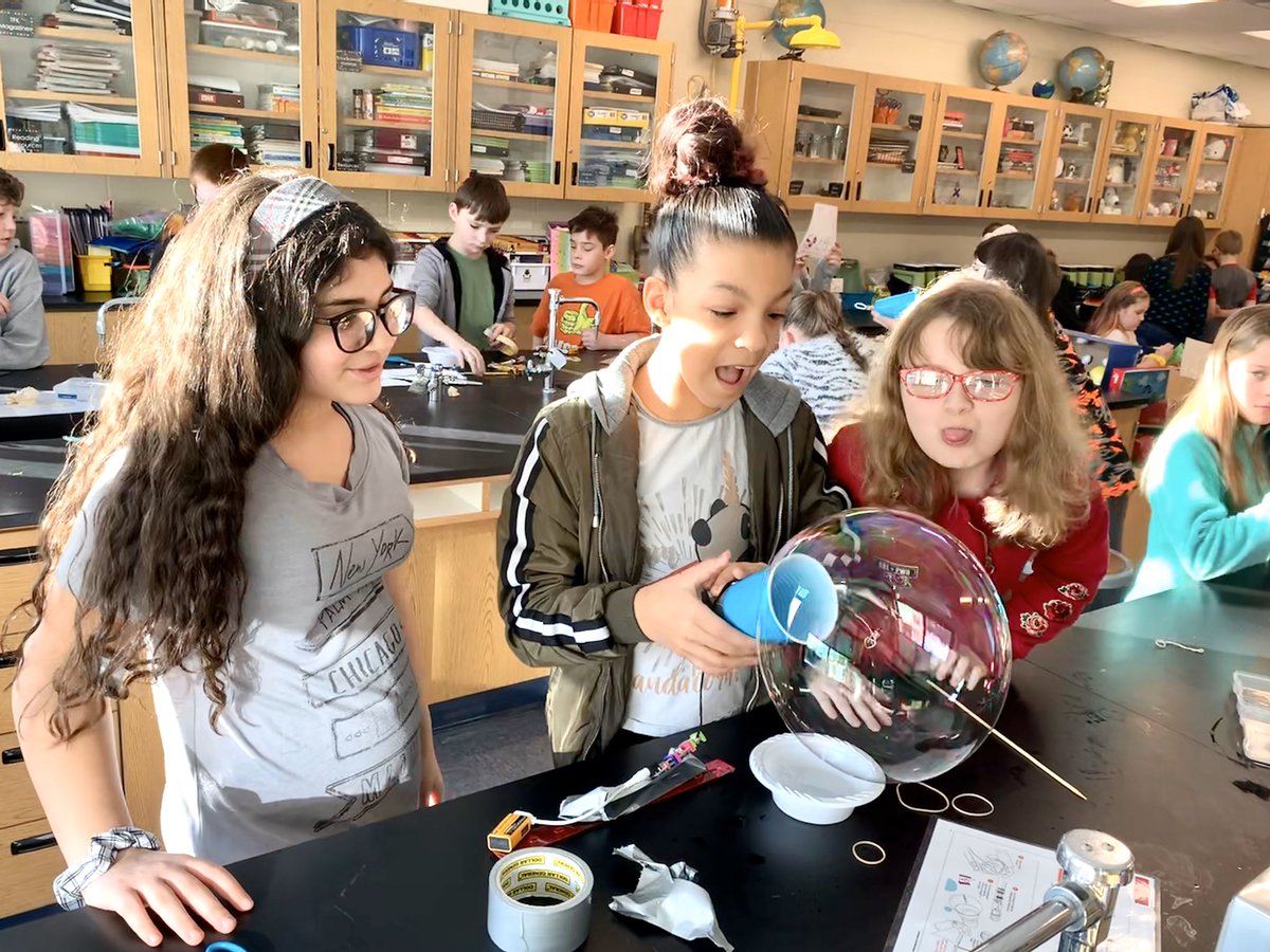 MrsLKillian's tweet photo. So much creativity today! @MichelleFalleti #steamday #bmspride #littlebitschallenge https://t.co/oQWB1nLpUM
