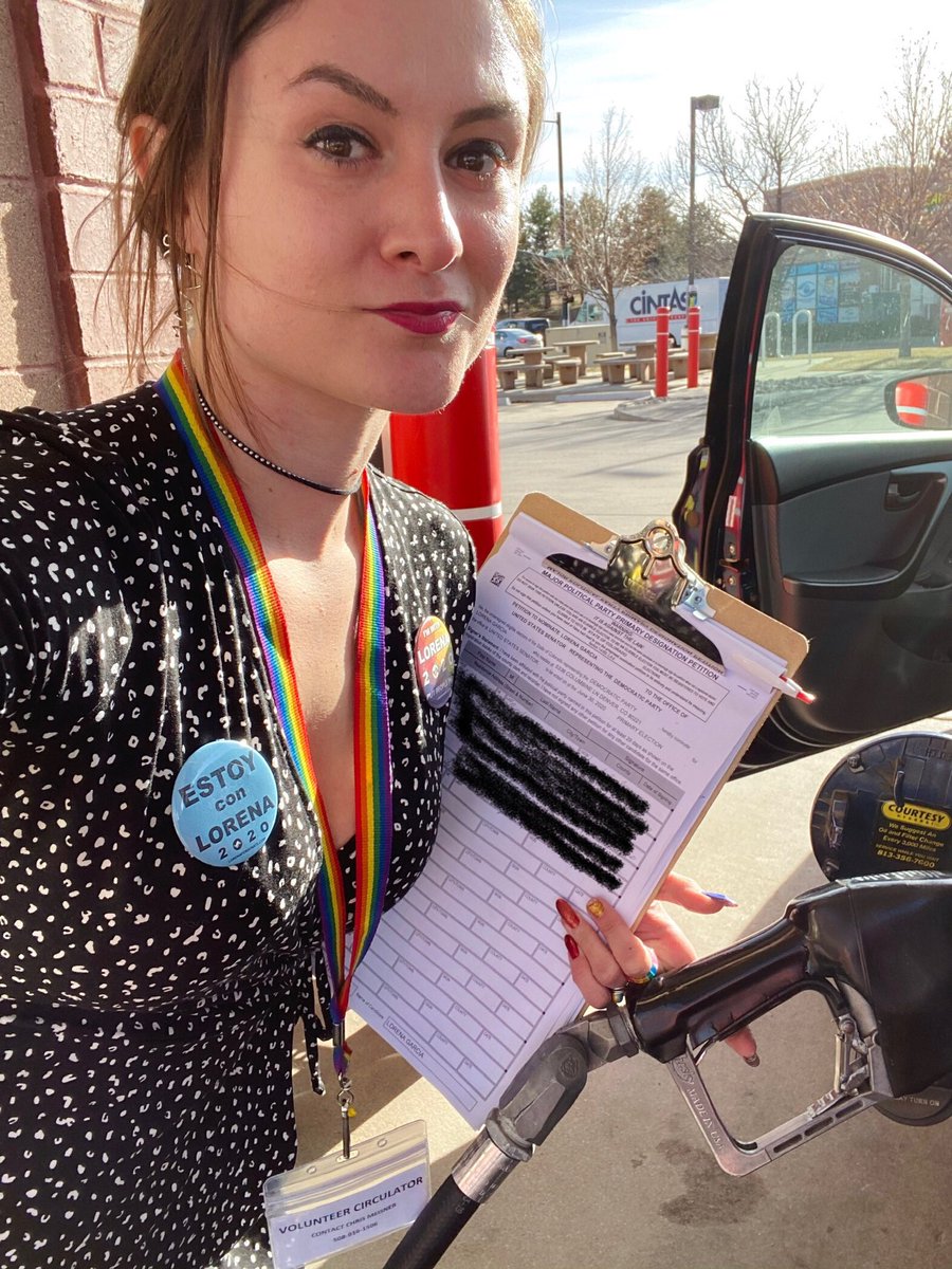 TeamLorena2020's tweet photo. #TeamLorena2020 getting a signature from the person getting gas next to her 😂🤣
#OrganizingEverywhere https://t.co/xLzANioEXV