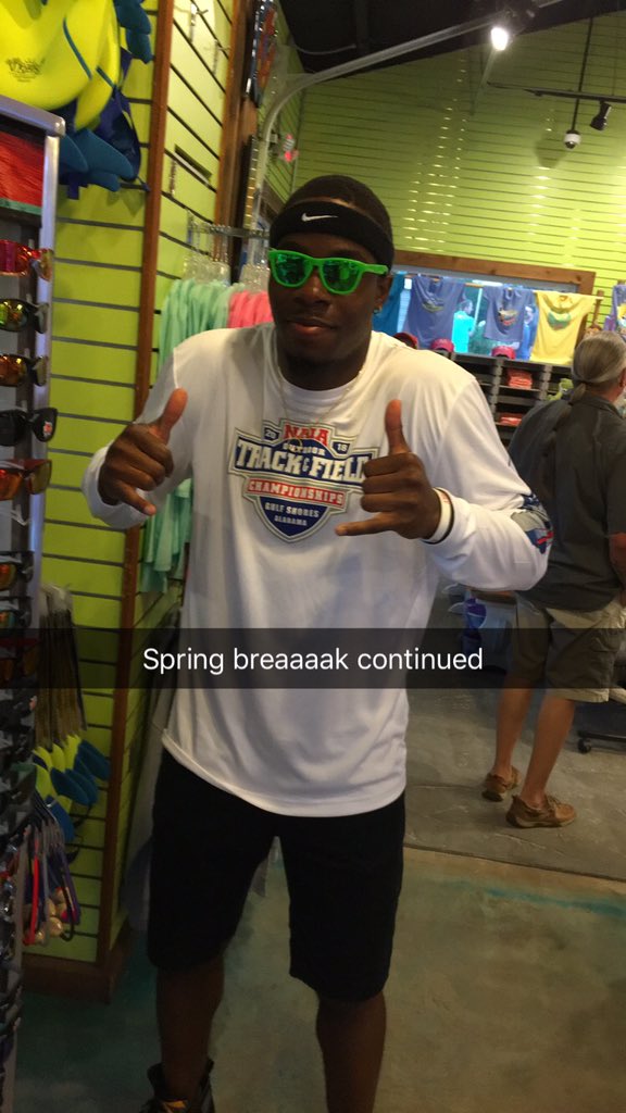 JoeRunHard21's tweet photo. @4Chris_Morgan @810Goat Yeah what the morgan fella said. Happy birthday Coach Cap B-HUD Goat https://t.co/ruAepPd17G
