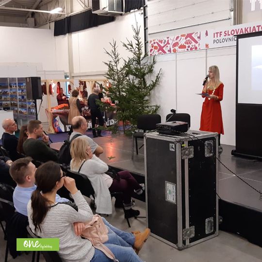 Day 2 
ITF SLOVAKIATOUR @ Incheba Expo Arena, Bratislava, Slovakia
23-26 January 2020
Hall B2, Stand 310
#incheba #inchebaexpo #inchebaexpobratislava #winter #market #festive #dnivianoc #zima #sviatky #bratislava #onestepholidays