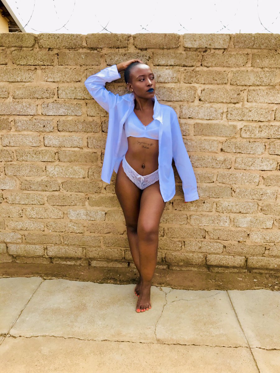 msharriet_sa's tweet photo. Lingerie line back in business 🎁 
#elementsofsurprise https://t.co/0IEBs18GcM