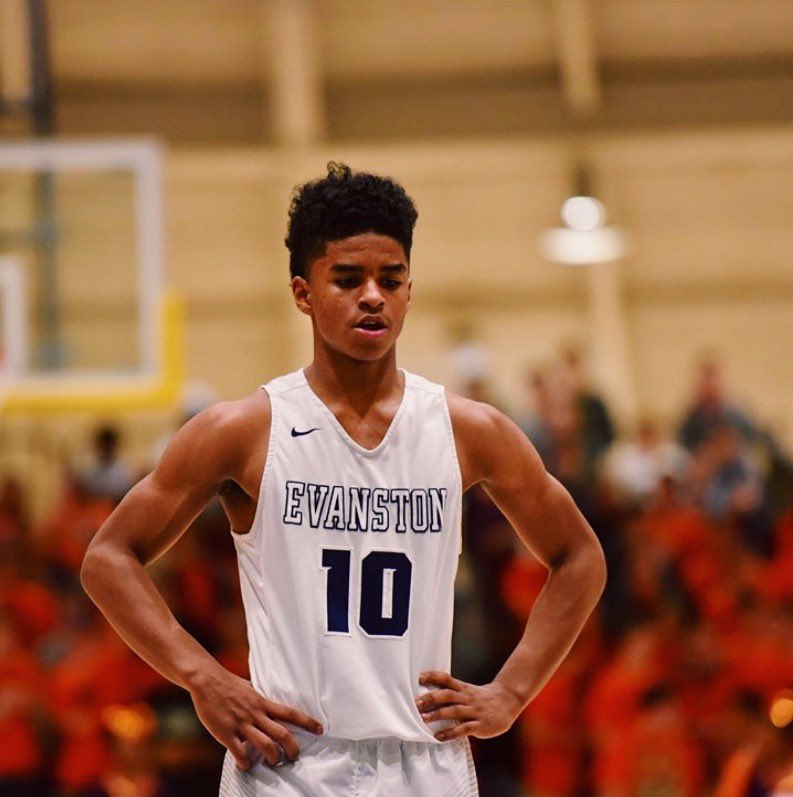 beyondsportsIL's tweet photo. STUDENT-ATHLETE SPOTLIGHT: Elijah Bull is a junior basketball player at Evanston Township High School. He is a tremendous student who takes multiple honors and AP classes. Elijah has been working very hard at Beyond Sports on ACT/SAT prep! We are so proud of you Elijah! https://t.co/3PUwQaqfEL