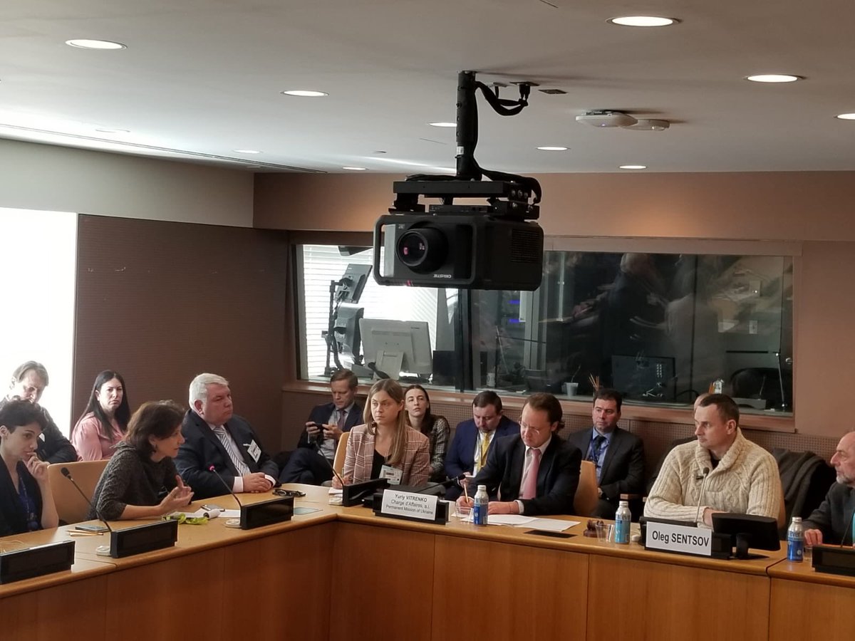 AudraPlepyte's tweet image. Frank discussion w/ Sakharov Prize laureate #OlegSentsov on worrisome and deteriorating situation in #Crimea – international community &amp;amp; #UN should remain seized on this matter.
 
I reiterated #Lithuania’s full support to #Ukraine and its cause.
 
#CrimeaisUkraine
#HumanRights