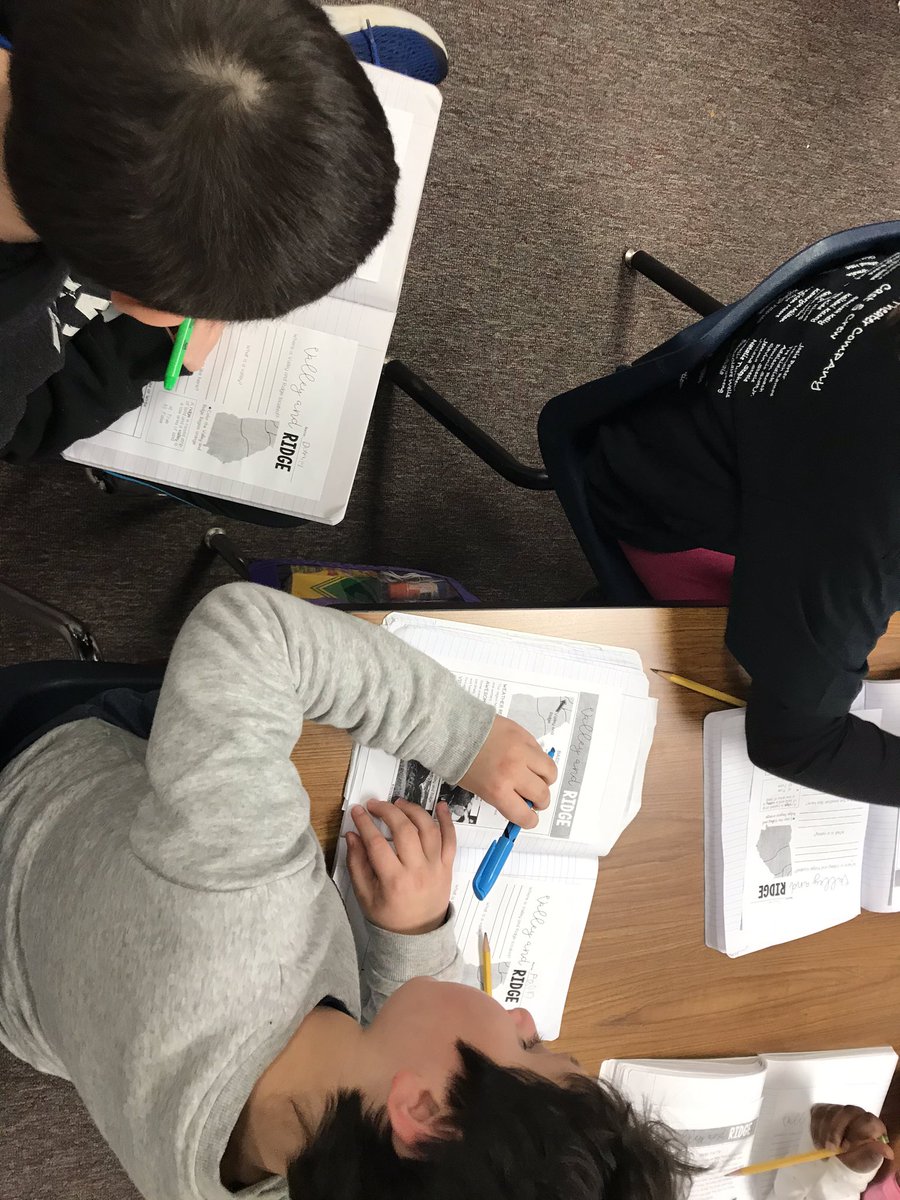 EmanuelTorralba's tweet image. Learning about the habitants across the 5 Georgia regions.   As we learned about Georgia, we reinforced explicit vs implicit answers by color coding our answers.   #ScienceELA @bakerelembears