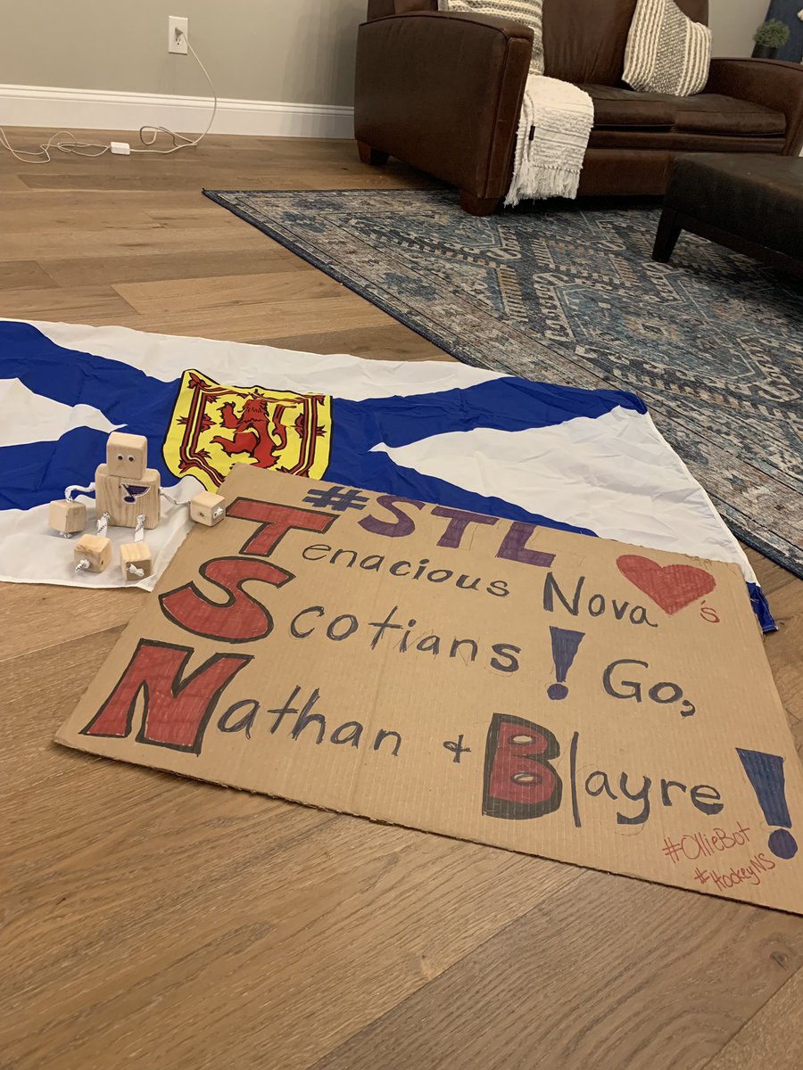 MoveLiveLearn's tweet photo. This family’s ready to represent! @HockeyNS #STL #OllieBot @katbt617 https://t.co/c9utTXST9P