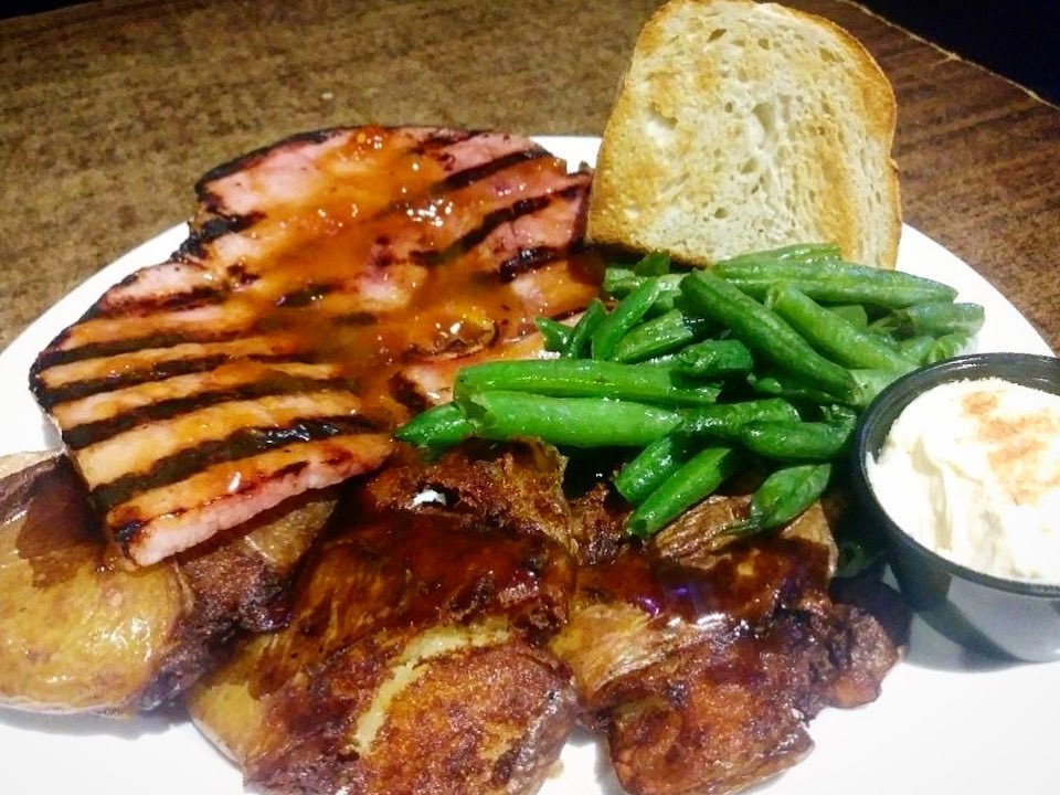 TheCrowsNestSTL's tweet photo. Weekend Special: “HAM Steak Dinner” Huge ham steak with apricot glaze along with mashed potatoes red eye gravy, green beans, sourdough, &amp; hand whipped honey butter. All for $15! 
#thecrowsnest #maplewoodmo #hamdinner #goham #weekendspecial https://t.co/6uJ5Fj5do5