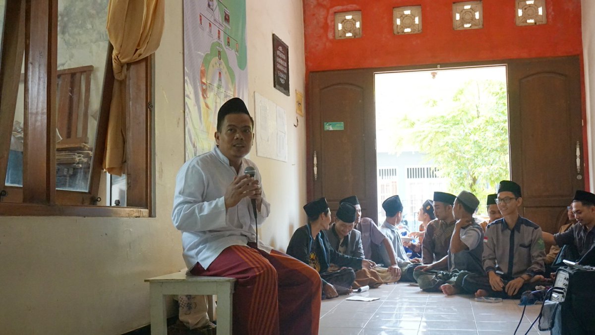 PonpesBesongo's tweet photo. [[FIQIH MUNAKAHAT]]
.
.
.
#pendidikanpesantren
#pascalib2020
#dafabesongo
#pesantren
#santri https://t.co/YJ0Ym4BtSx