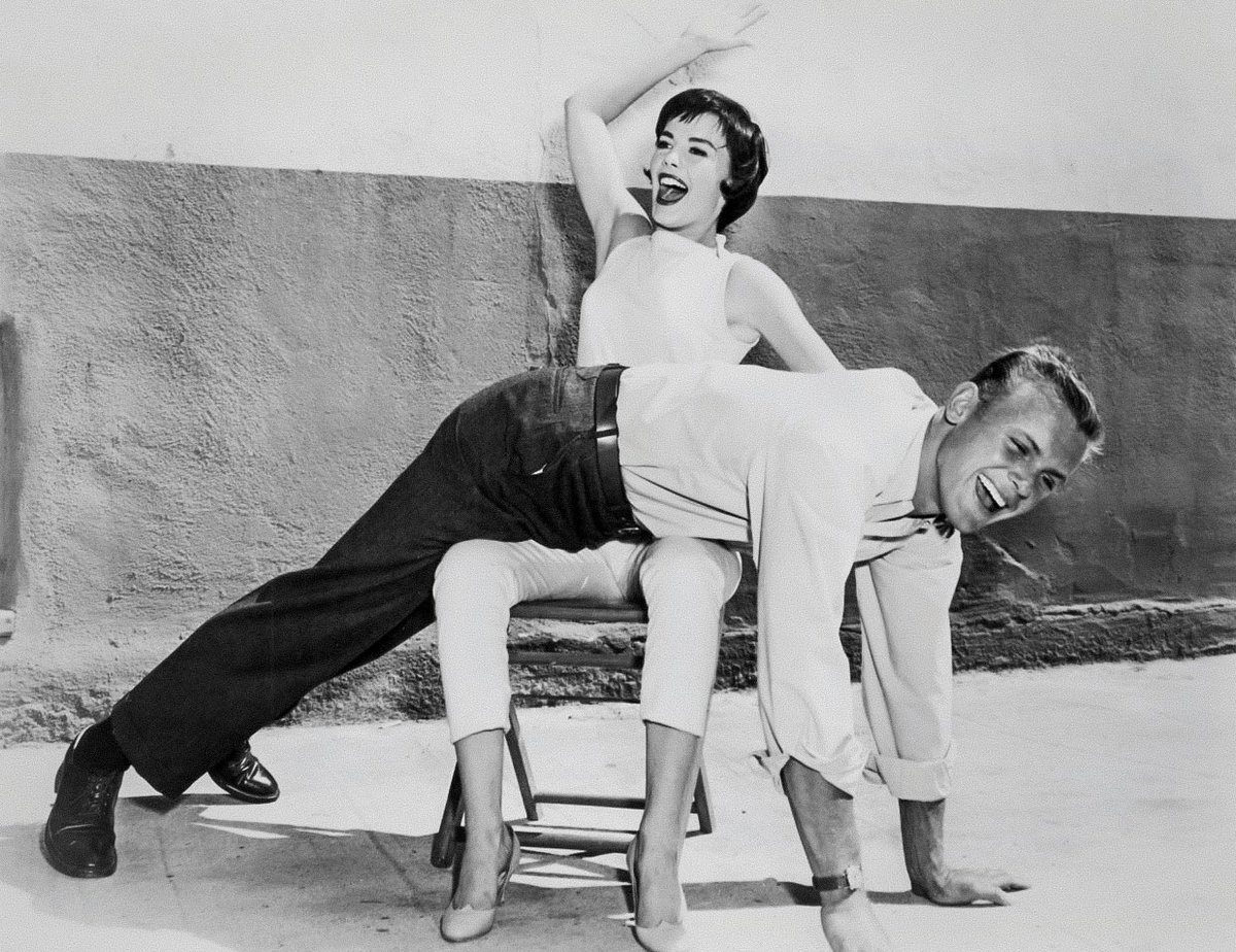 Natalie Wood and Tab Hunter, 1956pic.twitter.com/EvStXEJdVN. 