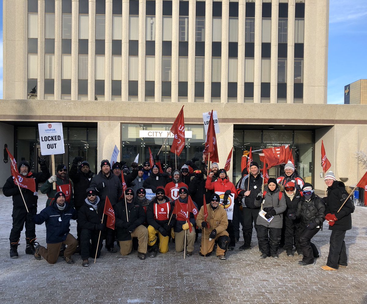 UniforTheUnion's tweet photo. The meeting with @Unifor594 members and @JerryPDias with @MayorFougere went well. Jerry emphasized the willingness &amp; eagerness to get back to bargaining w @CoopFCL and what the union has done to ensure emergency access to refinery site.
#skpoli https://t.co/7EQrpZ4kM1