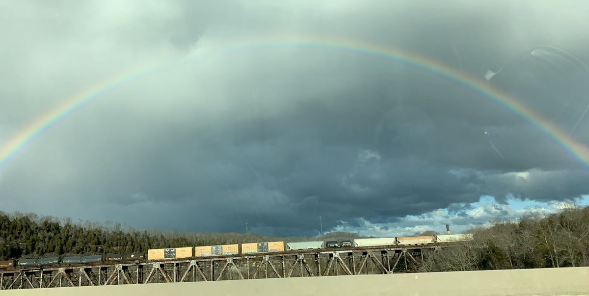 sawyers30's tweet photo. Rainbow over bridge in Burnside @Kentuckyweather https://t.co/NUpjMBBYFq