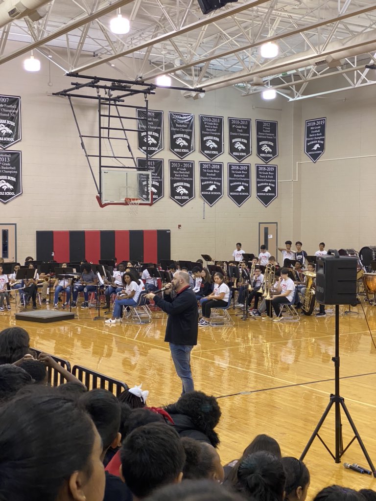 lavcounselor's tweet photo. Thank you @BbmsBroncos for having us today. @LaVillitaElem 5th graders loved the tour!  They asked lots of questions and are excited about next year. https://t.co/phOftBSmwX