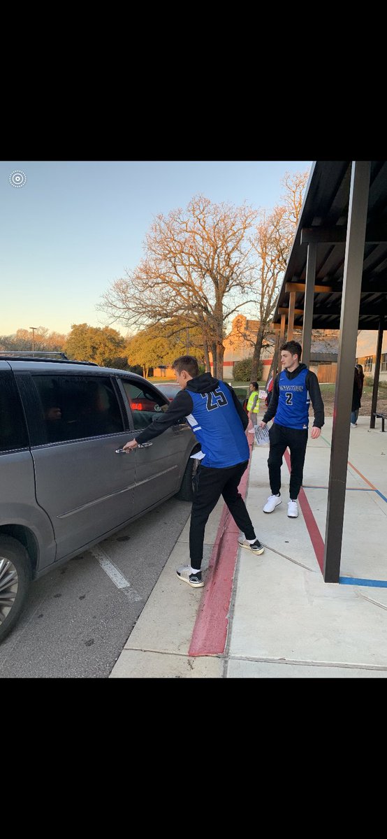 gfanberan's tweet photo. Nothing better than dropping Lulu off at @frostpolarbears and seeing two of my faves opening doors and making a difference! @Mr_B_Johnson @GeorgetownHS @GTEaglesBBall @JanetMormon @frost5th #efnd #lovemesomekadeandjace #rolemodels #frostrocks https://t.co/1SNPaEDutF