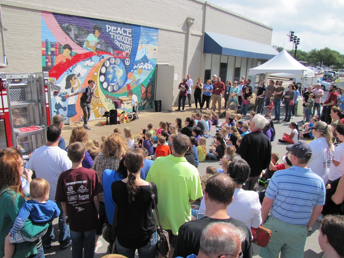 MakerFaireTyler's tweet photo. It's TIME makers! The application for Maker Faire 2020 is open! We want you to share your creativity, and ingenuity. Share with the over 1200 visitors we'll have what you love to do and how you do it. https://t.co/AIvcy8Z6c9 https://t.co/Z9whceE3nl