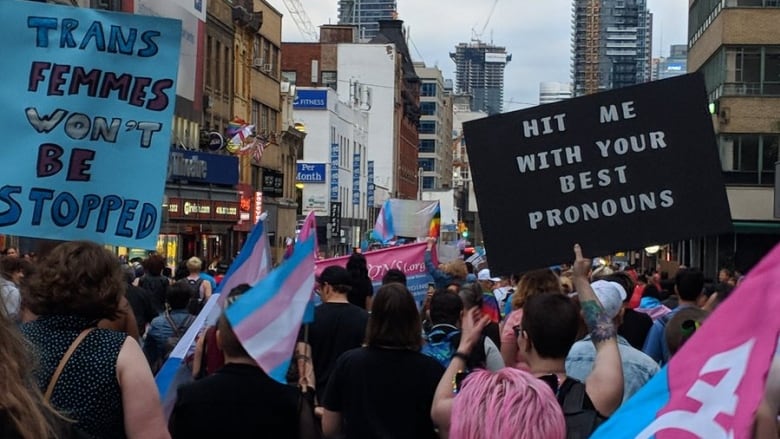 blakemi49185204's tweet photo. Trust the process, when someone is trying to figure out their sexuality, the pronouns that you use can be misunderstood and it's our job to make ourselves knowledgeable so we don't put somebody in an uncomfortable situation. #gs1000w2081 https://t.co/uEuQ488cEs