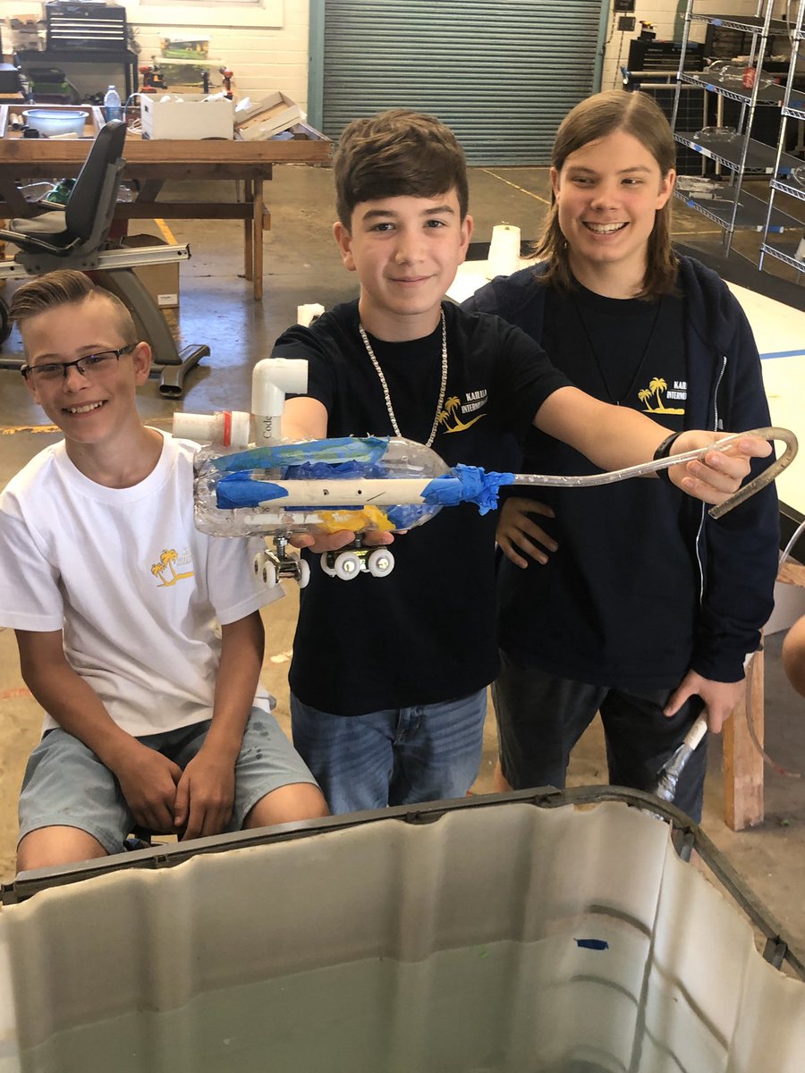Students created a submarine in Engineering class, which they named “The Water Rover.” It successfully sunk to the bottom of the test tank and then rose to the surface using a ballast tank mechanism. #empower #inspire <a href="/HIDOE808/">Hawai‘i Public Schools</a> @HIDOE808_DrK <a href="/Lanelle_Hibbs/">Lanelle Hibbs</a>
