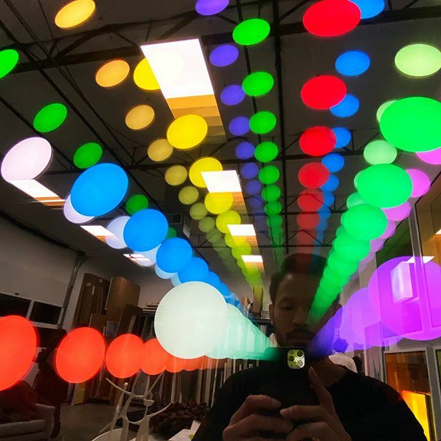 kennycao's tweet photo. My iPhone is better than yours 😜 and we made to Friday!!! TGIF 🙌🌈 #happyasian https://t.co/vwZTciiMz2 https://t.co/RHmg0yXru4