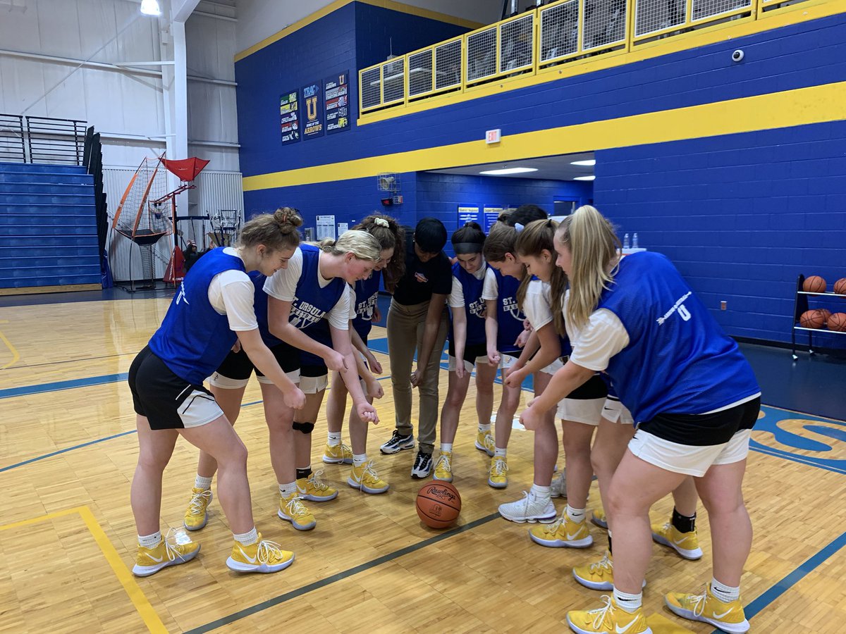 sandibrown42's tweet photo. Hung out with the Arrows this afternoon! Watch out for St. Ursula! They are ready to “DIG IN” and finish the season strong! https://t.co/rNEagZS0BI