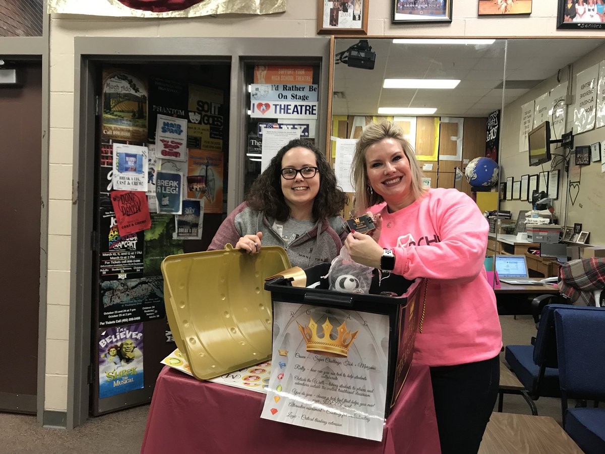 PLHS_TAT's tweet photo. First prize deliveries for the semester! #areyouROYAL #wtbwt https://t.co/MqzQwUkxUd