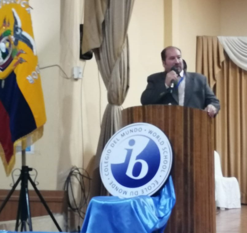 WillanMalla's tweet photo. HOY| #Calvas.Teatro"Santiago F García" ceremonia de reconocimiento a estudiantes del #BachilleratoInternacional, convocatoria 2019 #Distrito11D06 Felicita a estudiantes y docentes :  UEFSFG &amp; UE ELOY ALFARO, por su capacitación y autoexigencia #IB @monserratcream1 @magdasalazarg https://t.co/4SlN3K4l0S