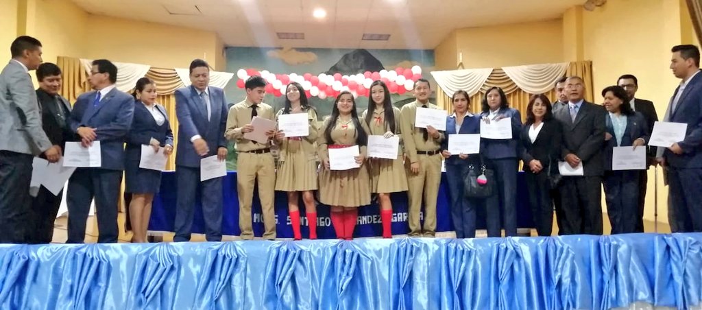 WillanMalla's tweet photo. HOY| #Calvas.Teatro"Santiago F García" ceremonia de reconocimiento a estudiantes del #BachilleratoInternacional, convocatoria 2019 #Distrito11D06 Felicita a estudiantes y docentes :  UEFSFG &amp; UE ELOY ALFARO, por su capacitación y autoexigencia #IB @monserratcream1 @magdasalazarg https://t.co/4SlN3K4l0S