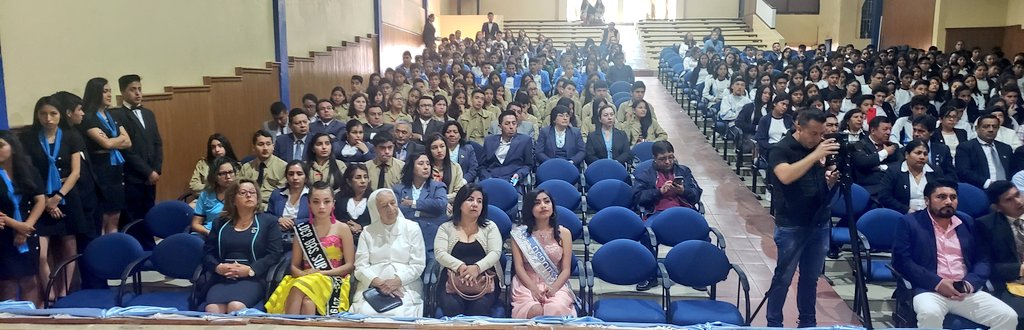 WillanMalla's tweet photo. HOY| #Calvas.Teatro"Santiago F García" ceremonia de reconocimiento a estudiantes del #BachilleratoInternacional, convocatoria 2019 #Distrito11D06 Felicita a estudiantes y docentes :  UEFSFG &amp; UE ELOY ALFARO, por su capacitación y autoexigencia #IB @monserratcream1 @magdasalazarg https://t.co/4SlN3K4l0S