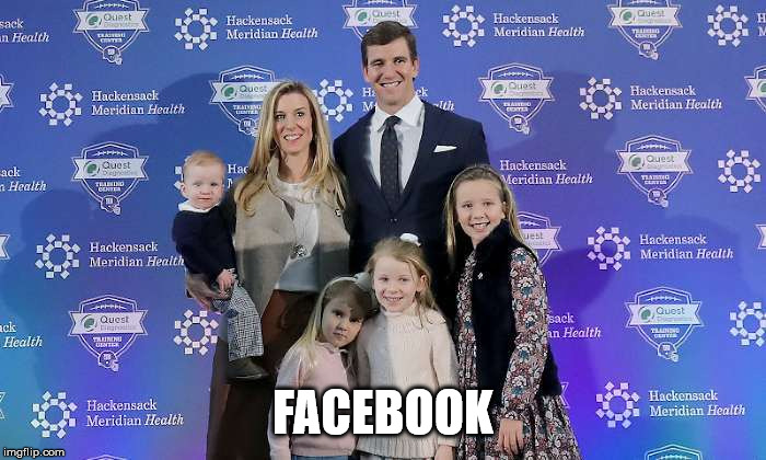 AndyMSFW's tweet photo. In honor of a halfway decent career.  #Eli4ever https://t.co/wjfE1unUVe