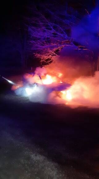 112 – Verdachte omstandigheden bij autobrand #nieuwstweet..