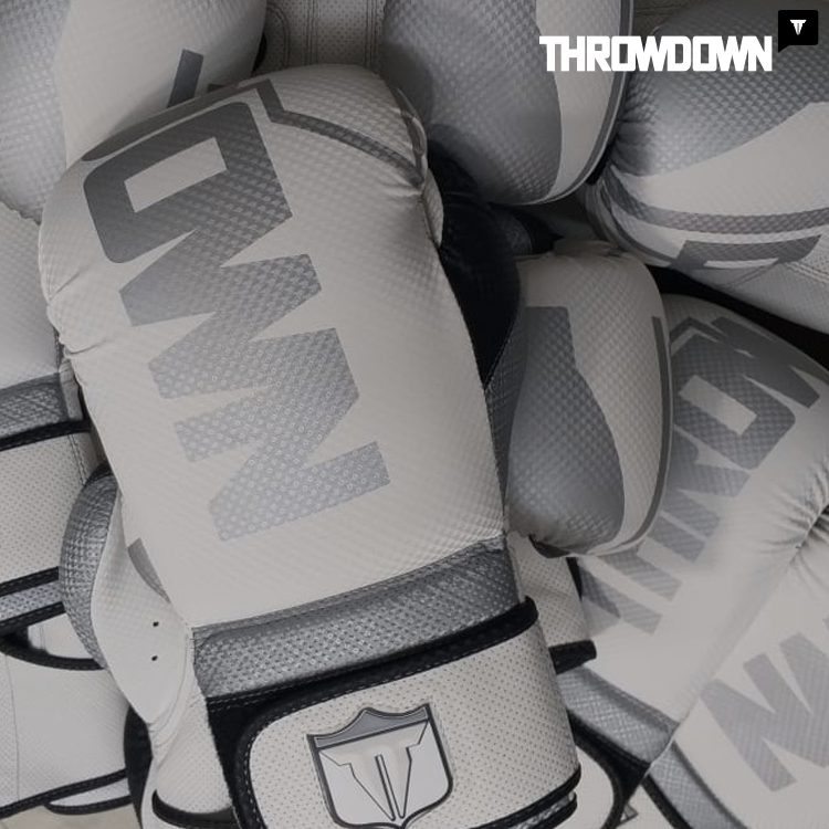 throwdownind's tweet photo. Limited run Phenom Avengers sold on https://t.co/r3ktBj1N3B.
#throwdown #anytimeanyplace #focusandwin #impactsports #limitededition #fittraining #functionalfitness #oc #socal #boxing #motivation #inspiration #fitness https://t.co/piq9Sxp89i