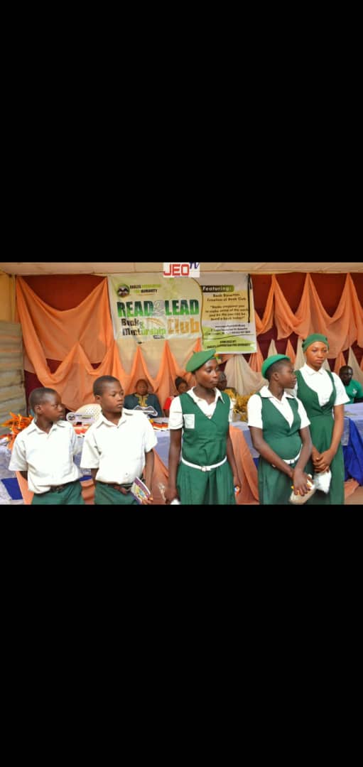 Mr___Calox's tweet photo. My family (@eagles_ffh ) really gave me some proud moments today. From ilemona in kwara, to Barki Ado in Nassarawa down to Yabo in Sokoto touching student's life with our #Read2Lead project. All praises to God Almighty for another successful project. #ServiceToGodAndHumanity https://t.co/OYy82qyHE6