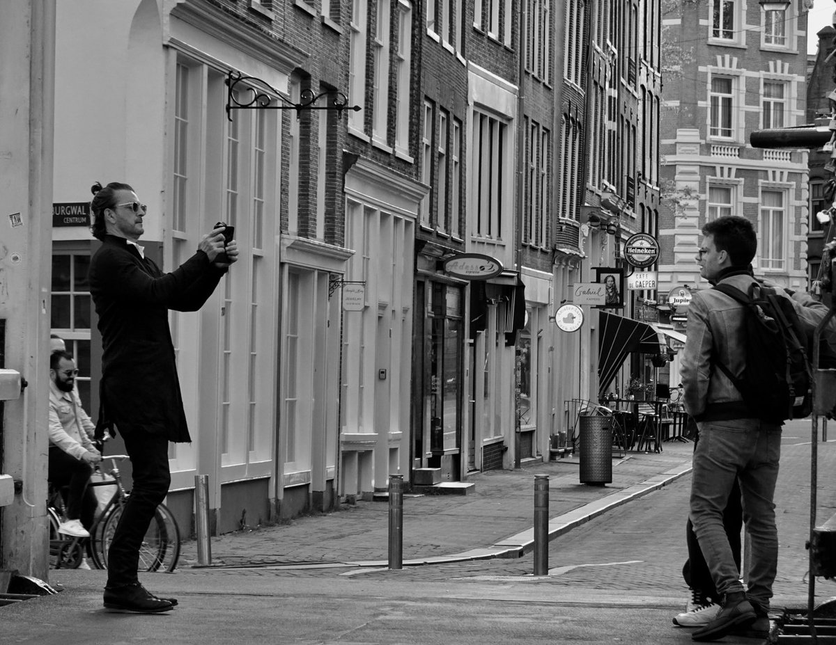 Ricardo_Arjona's tweet photo. Solo cuando te piden en la calle -por favor- nos tomas una foto? sabrás que estás en el lugar correcto para escribir.
#ArjonaBlancoYNegro
Grabado en Abbey Road https://t.co/a9tMvLKlbj