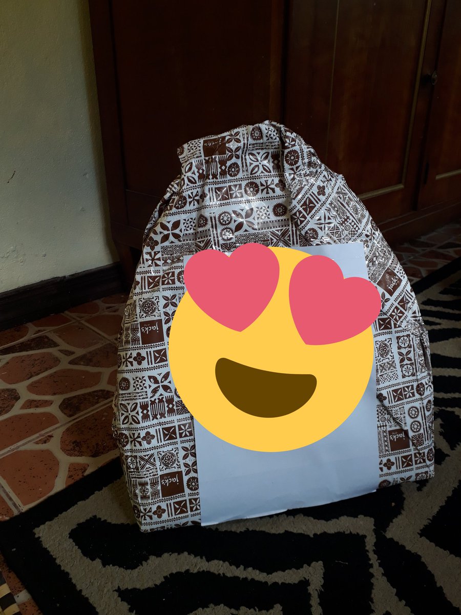 its_ms_nale's tweet photo. Thank you #BulaSanta 😍 Received with love &amp; many thanks 💖 May your 2020 be an amazing &amp; extraordinary one 😁 https://t.co/6VK5uVYTty
