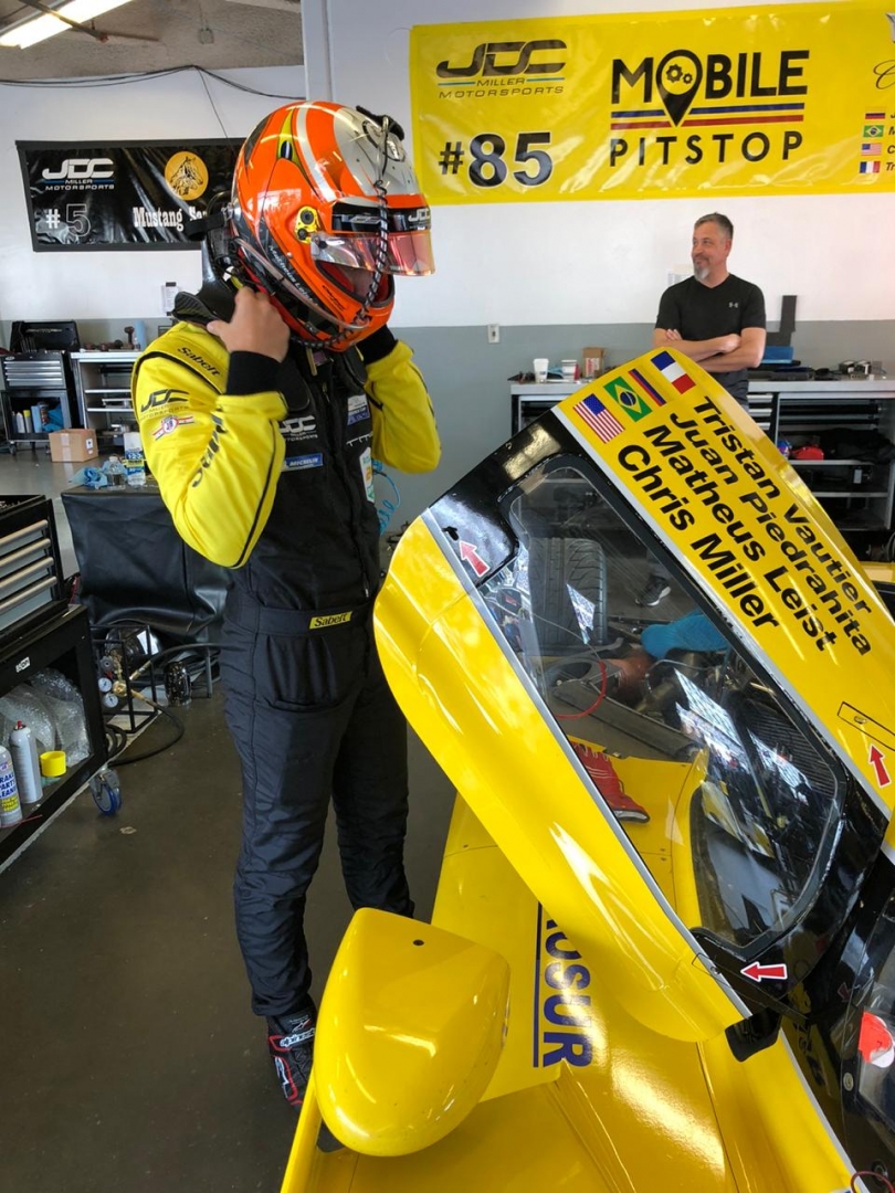 rallytimao's tweet photo. Amanhã, Matheus Leist, piloto do Rally Timão, fará sua estreia na IMSA, nas 24h de Daytona. Sem transmissão na TV do Brasil, nós da equipe, resolvemos fazer uma cobertura, dos bastidores da corrida, em primeira mão, para todos que curtem automobilismo no Brasil. https://t.co/tVZ4ISQdyP