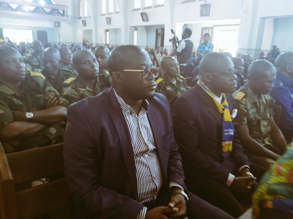 de_province's tweet photo. #Sud-Ubangi

~Voici en #image la Messe d'action de #grâce organisée par Le #Gouverneur du Sud ubangi @GouvMabenze à la #paroisse Sainte #Élisabeth de #Gemena pour l'an 1 de l'alternance #politique en RDC et prière en #faveur du #Président de la République... https://t.co/xs2AgNFyT7