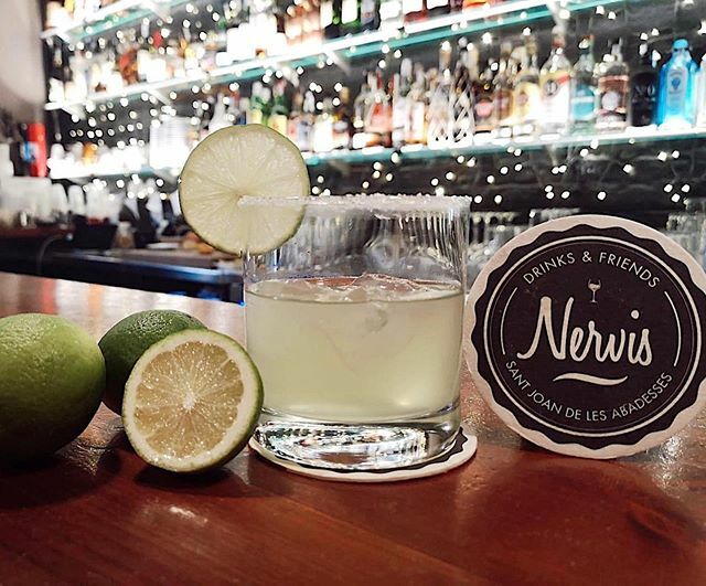 NervisBar's tweet photo. Un margarita! Un dels còctels clàssics i refrescants que et podem servir al @nervisbar !🍋 #margarita #tequila #stjoanab #santjoandelesabadesses #ripolles #cocktail #mexico #claaack https://t.co/ZIXukJZrqt https://t.co/DpF7Pzllen