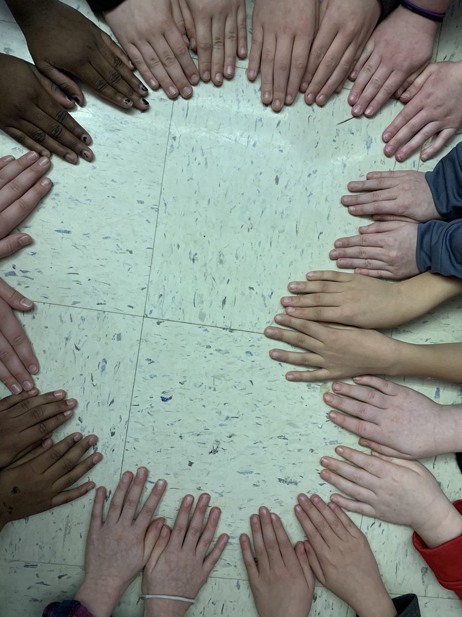 bryantedesign's tweet photo. We made a heart with our hands in honor of Martin Luther King Jr ♥️♥️ https://t.co/4i6MXYbG9k
