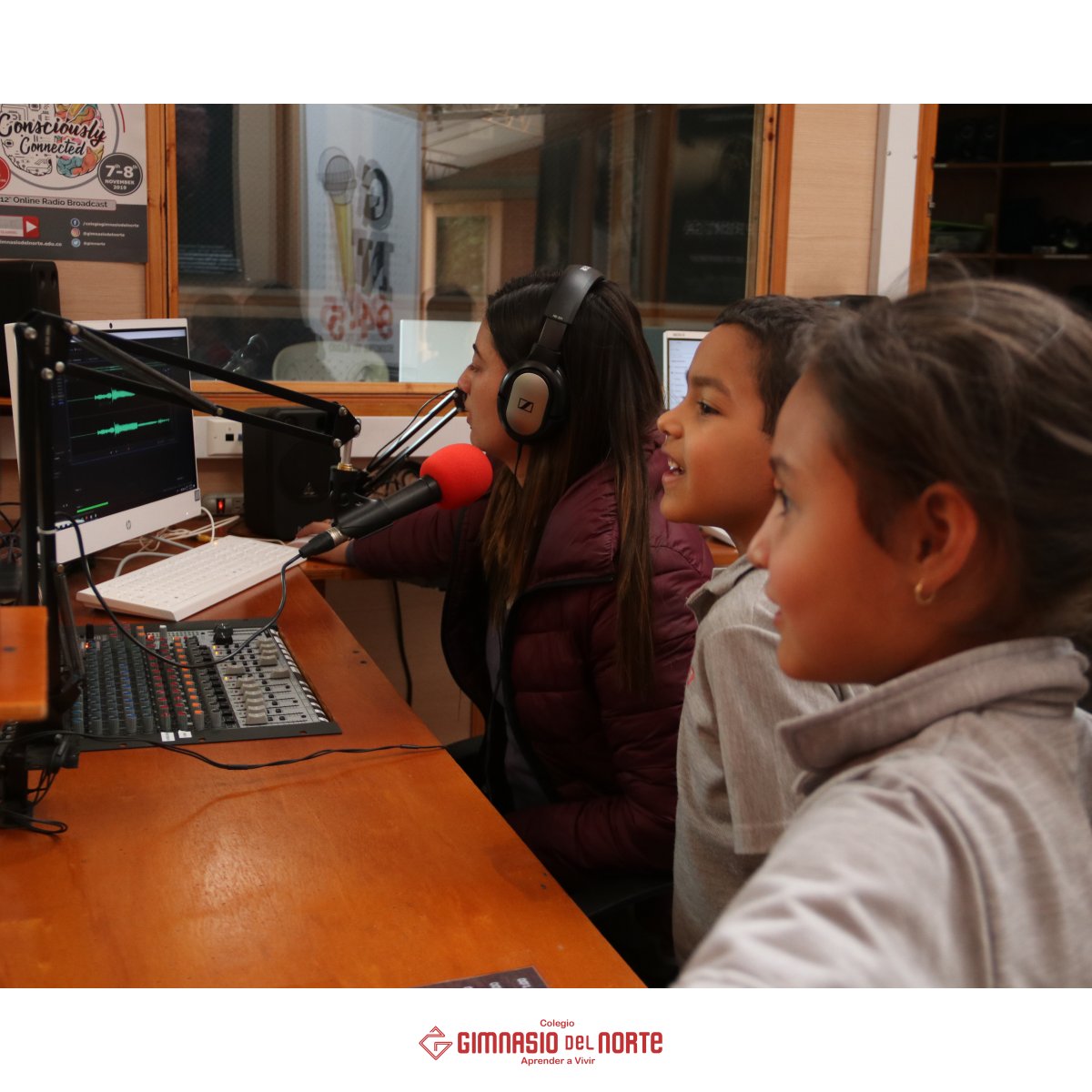 gimnorte's tweet photo. Los estudiantes del grado Transición visitaron nuestra emisora GN 94.5

Este grupo de hábiles comunicadores se tomó los micrófonos de GN 94.5  en su campaña para promover la convivencia escolar. 

Esta es otra de tantas experiencias enriquecedoras en el #MejorColegioDelMundo. https://t.co/bdICqlGUrE