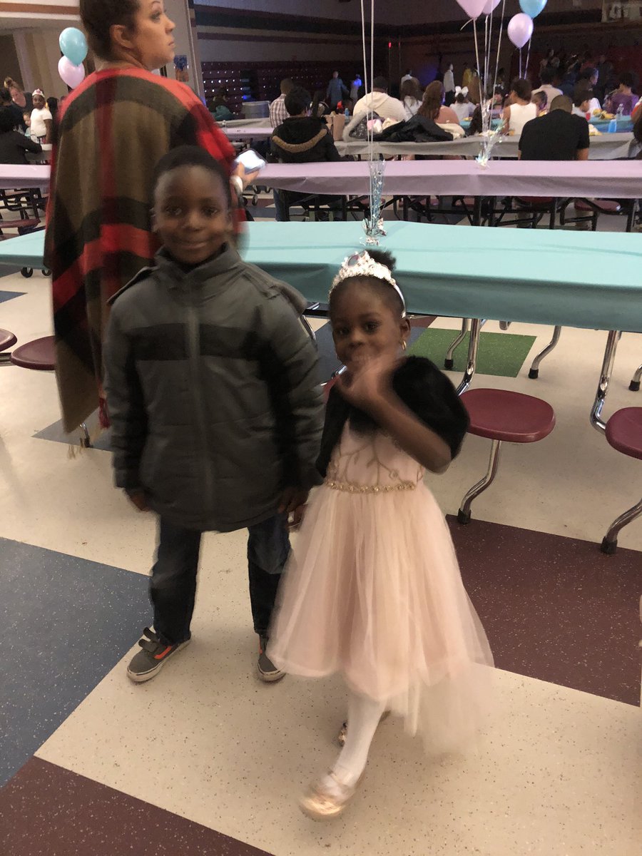 LudlowLindie's tweet photo. Snacks Crossing Elementary School Winter Wonderland Dance is happening now! https://t.co/DDGh6Snaxn