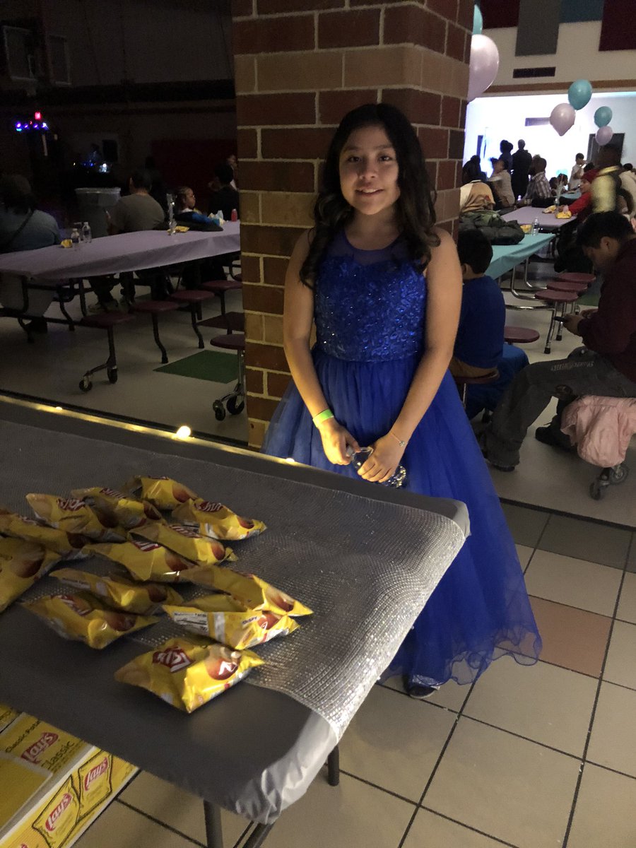 LudlowLindie's tweet photo. Snacks Crossing Elementary School Winter Wonderland Dance is happening now! https://t.co/DDGh6Snaxn