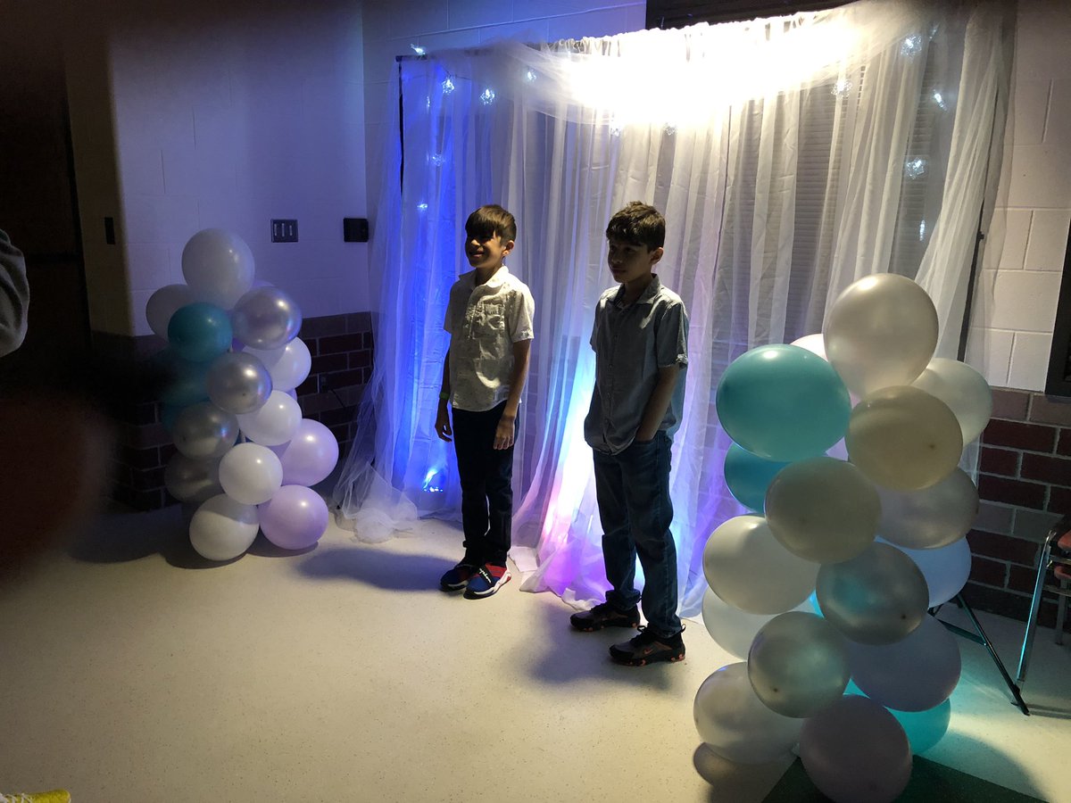 LudlowLindie's tweet photo. Snacks Crossing Elementary School Winter Wonderland Dance is happening now! https://t.co/sN4h1B3cYt