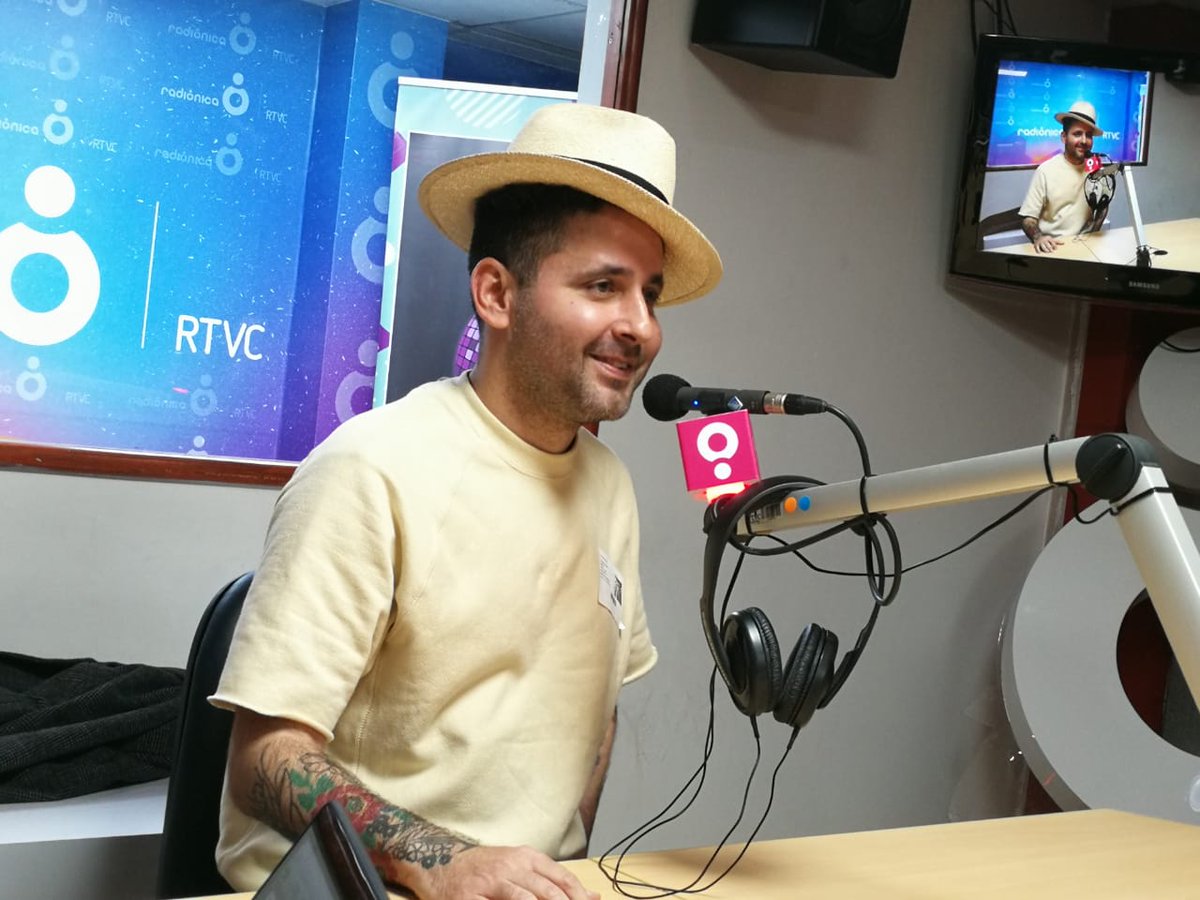 radionicafm's tweet photo. Bienvenidos a #ConexiónÁfrica

Hoy tenemos como invitado a @visitante de @TrendingTr0pics, vamos a descubrir las historias de el artista y su proyecto #TrendingTropics '💿

#AlAire Simona Sánchez 📻→ https://t.co/zEkpotjkzf https://t.co/jFylKH5qaa