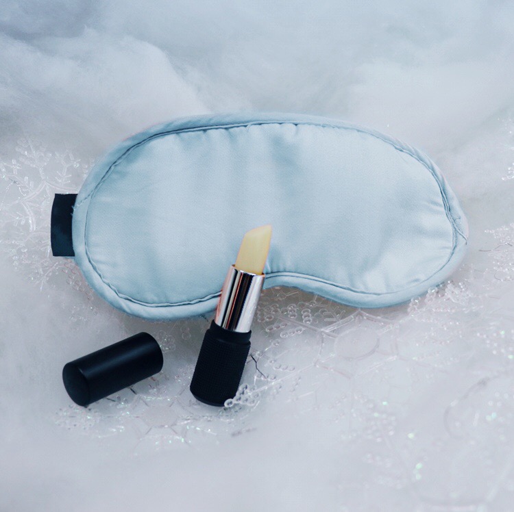 RedAppleLipstic's tweet photo. I had a dream I was shopping on the RAL website this week but I couldn't remember what I put in my cart when I woke up. I blame starting a new Rallye Balm before bed. I just thought you would appreciate that I dreamed about RAL - Carolyn Sponn #IAMRAL https://t.co/iIu5o3KWms