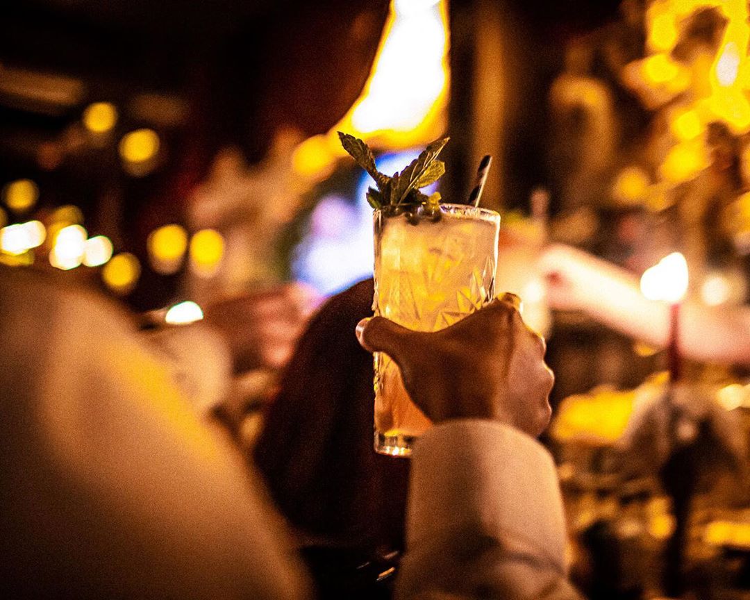 ext54's tweet image. It's time to toast to the weekend! Meet you at King of Cups #Chicago! #Cocktails #54Clients