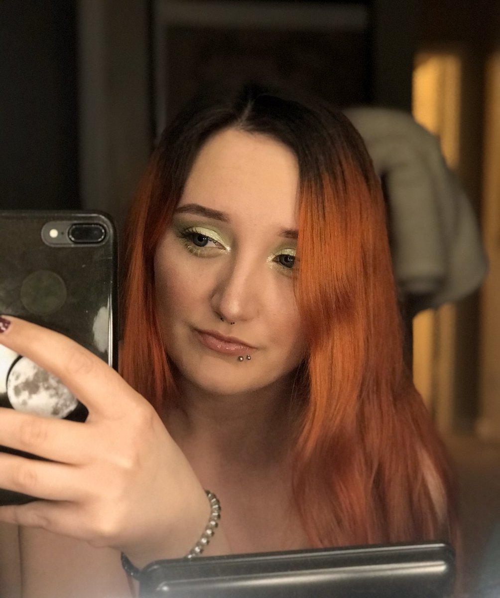nerd_ess's tweet photo. Put more fire into my hair!! π₯π₯ @arcticfoxcolor #cosmicsunshine #sunsetorange #poison https://t.co/vOKyUXxHoc