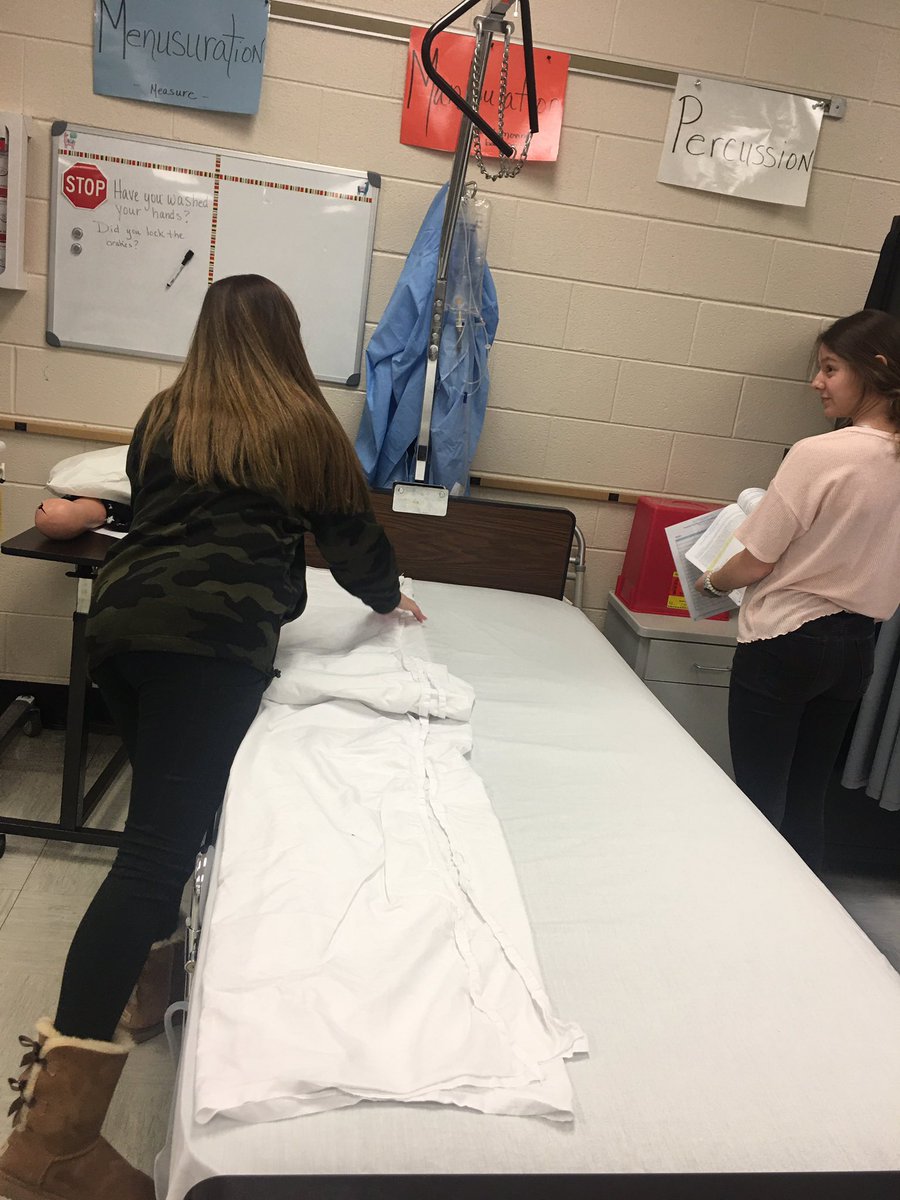 knoxbestHOSA's tweet photo. If you know the right way to fold a fitted sheet you might be a Nursing student! @ThePowellPrin @CTE4KCS #knoxbestnursing https://t.co/lEAiKXvxal