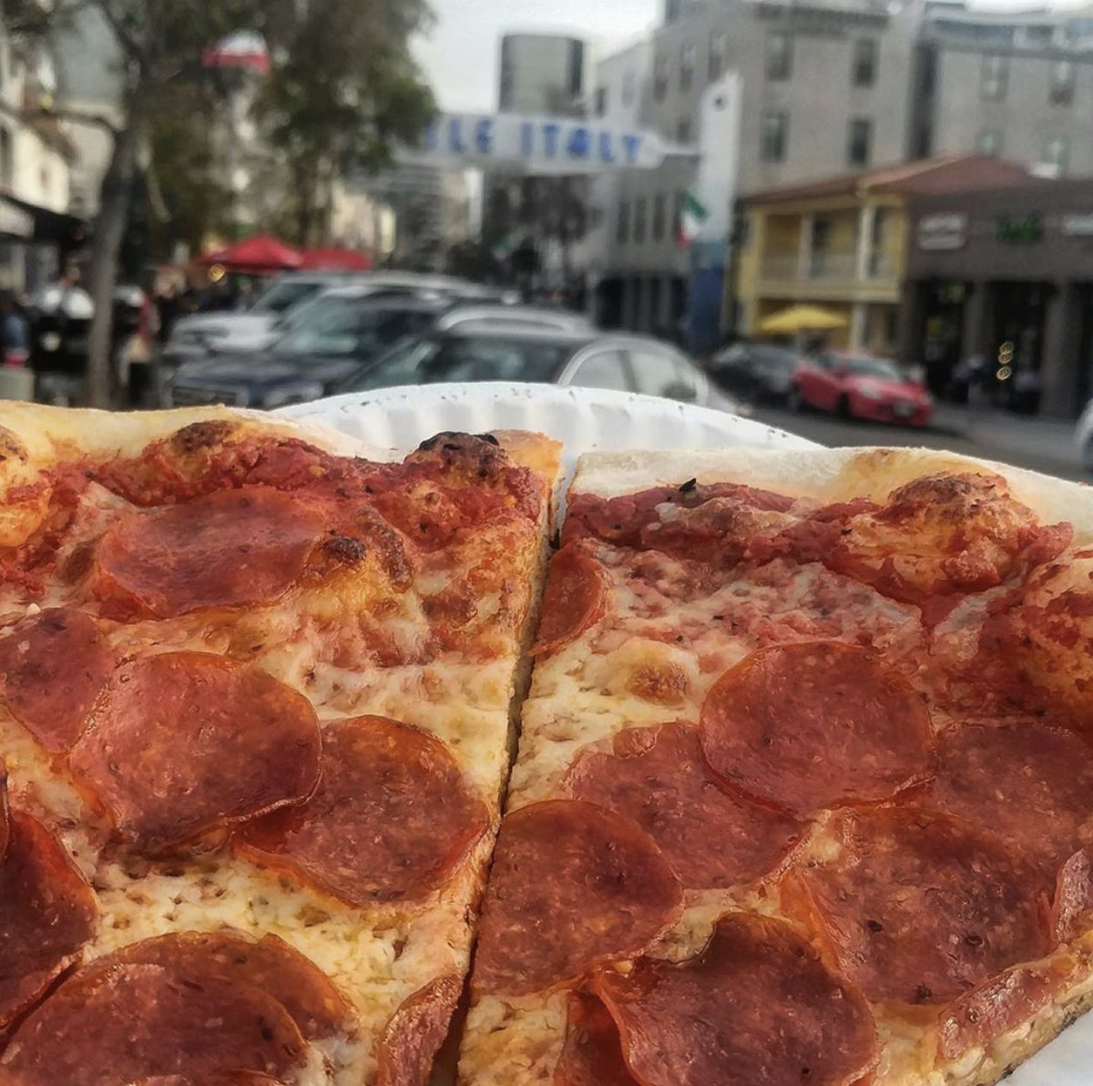 LandinisPizza's tweet photo. We hope everyone has a cheezy Friday 🧀 Thank you he_b_eatn (IG) for the 📸! https://t.co/5UHb85TvuQ